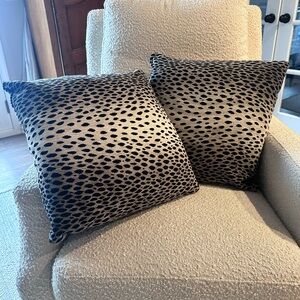 Leopard Print Throw Pillow Set